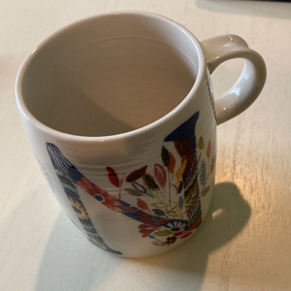 Coffee mug with “Floral N” on the side! 💐🌸